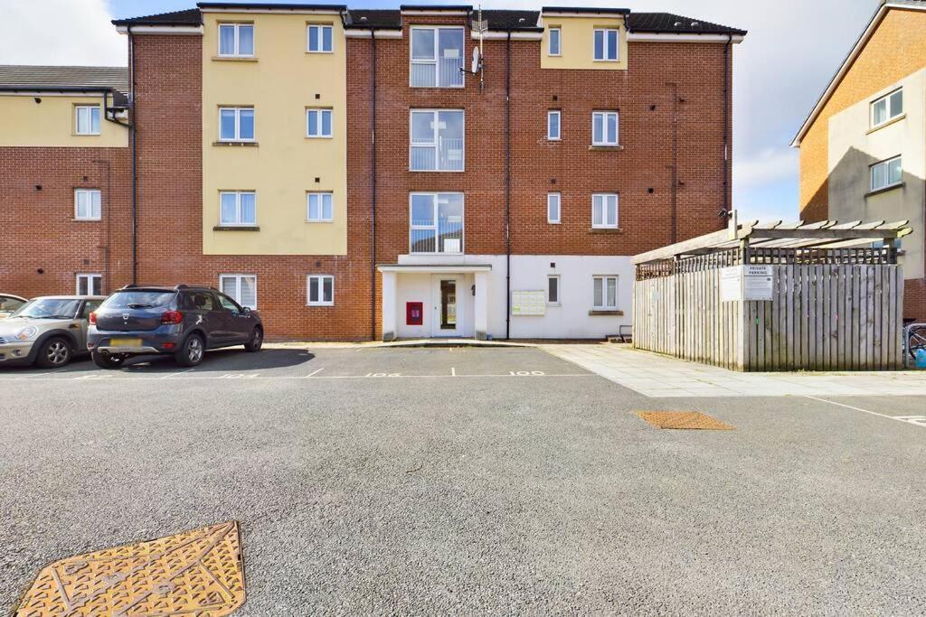 Chic City Centre Apartment With Allocated Parking Swansea Zewnętrze zdjęcie